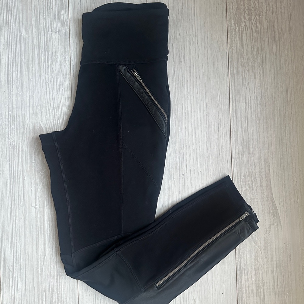 Athleta Black Leggings leather faux sz S EUC